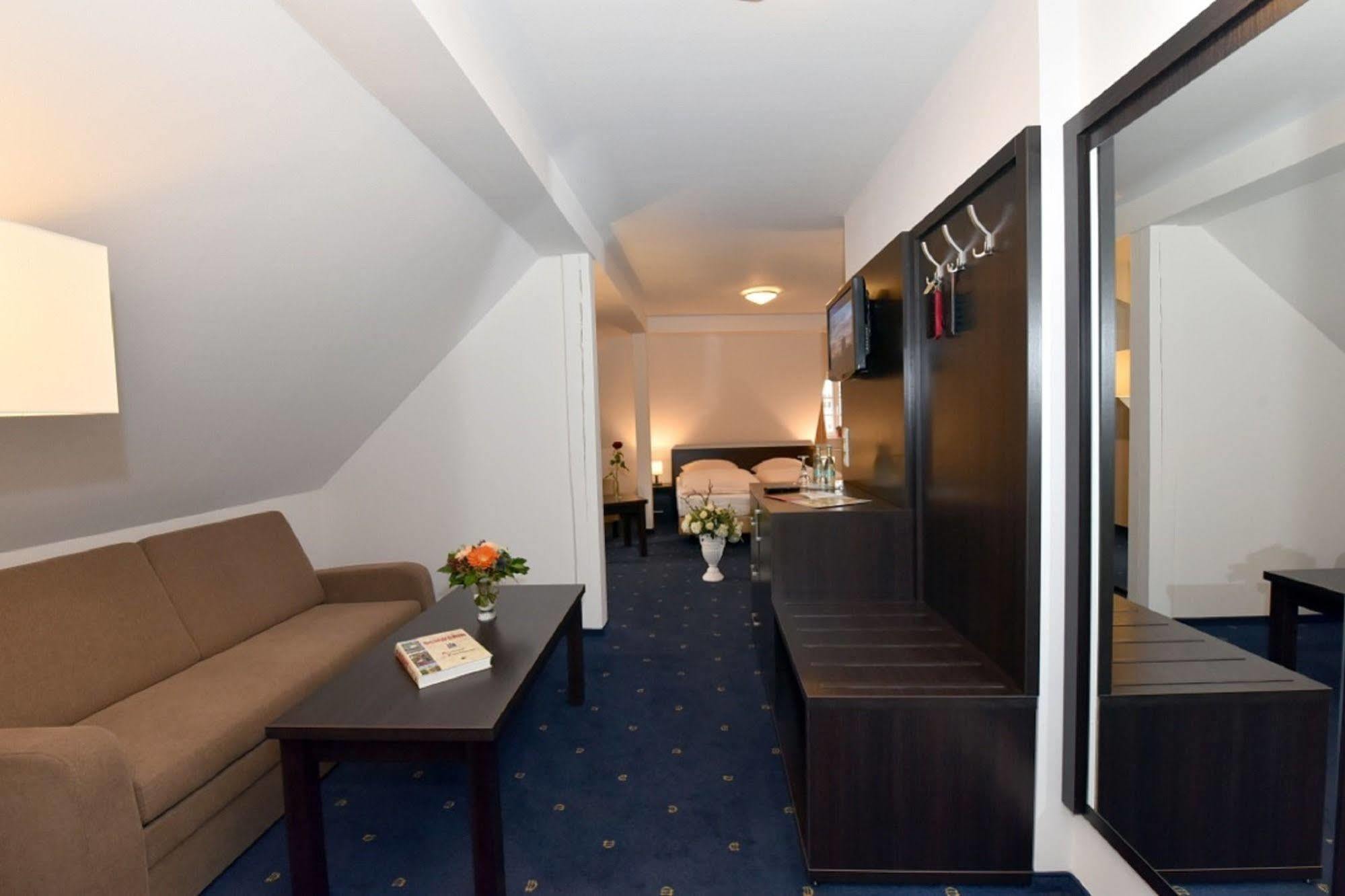 Hotel Weinhaus Woehler Schwerin  Zewnętrze zdjęcie